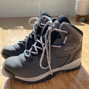 Columbia Newton Ridge Hiking Boot- Women’s